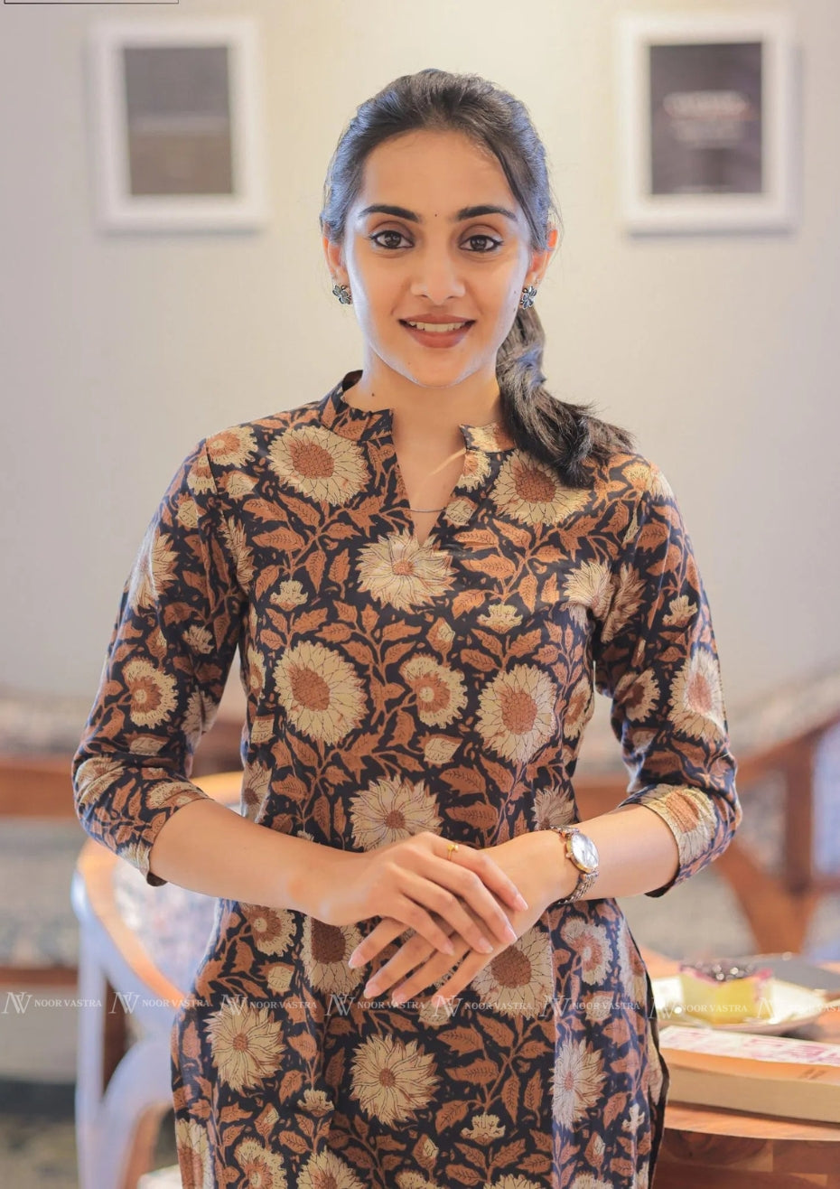 Black Blossom Kurti