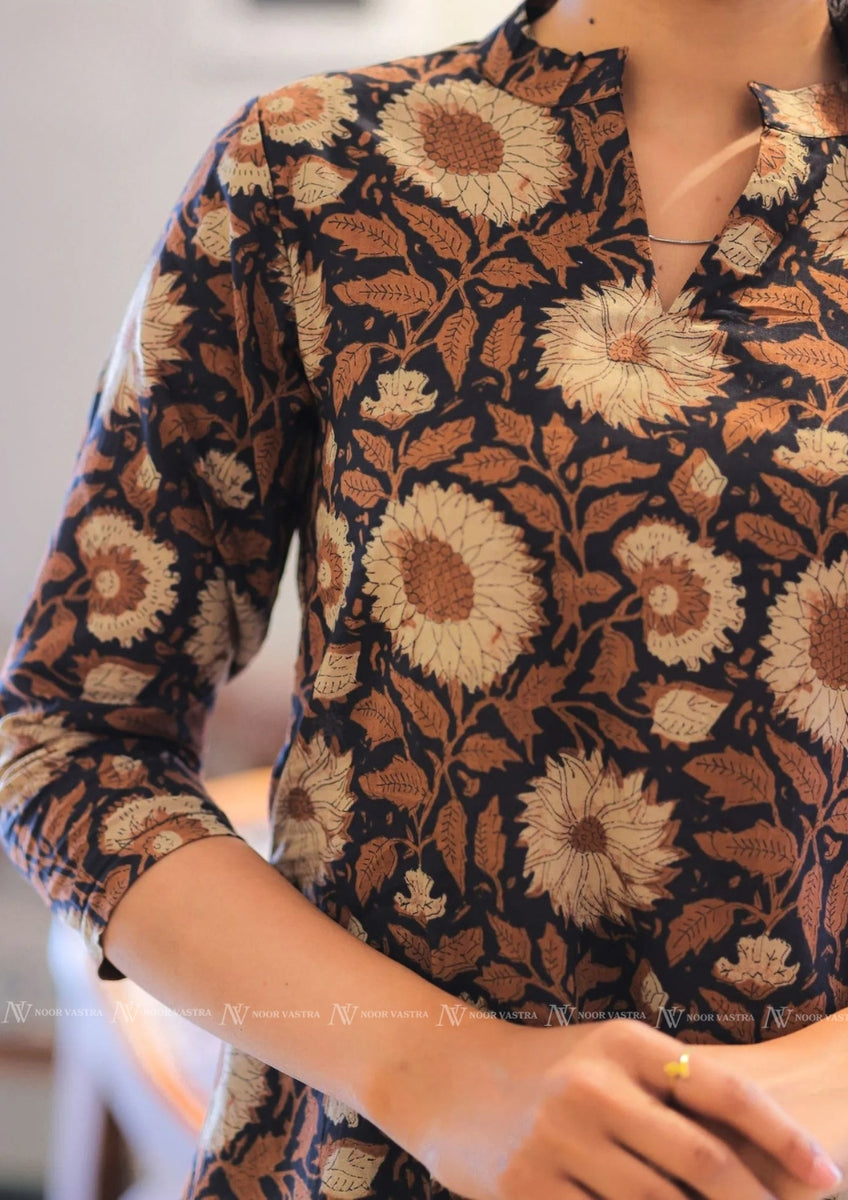 Black Blossom Kurti