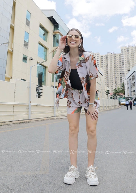 Creamy Floral Shorts Set